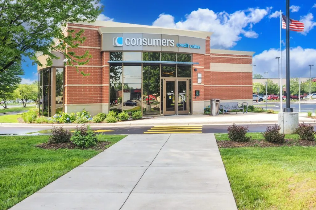 Consumers Credit Union East Lansing front entrance