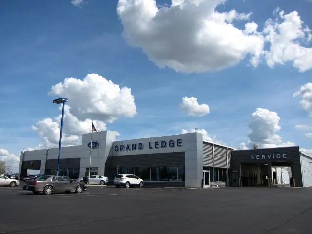 Ford Grand Ledge exterior