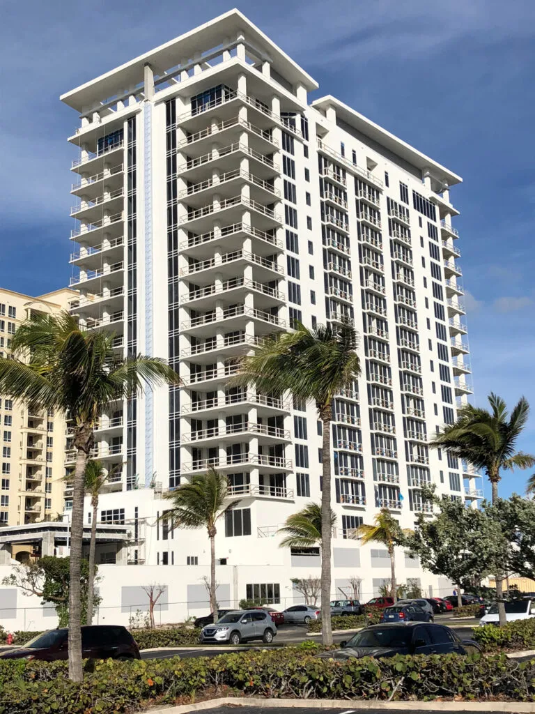 VistaBlue Singer Island exterior