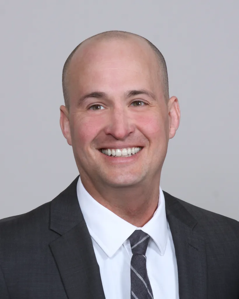 Damian Starr