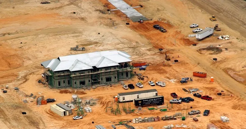 Building of one of the dormitory buildings on the Camp 