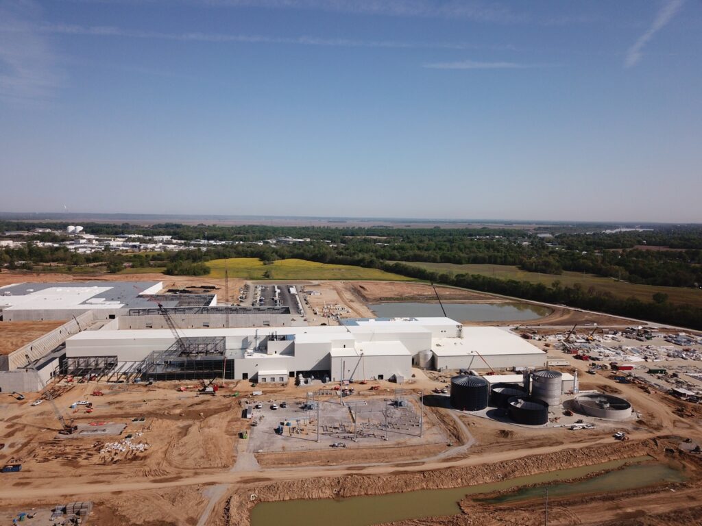 Photo showing the spanning Pratt Paper PM#18